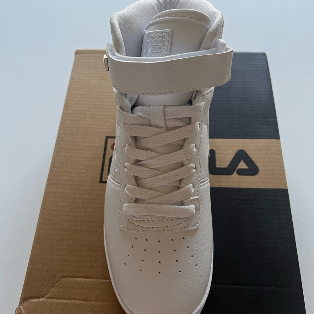 New in Box WOMEN'S FILA VULC 13 MID-TOP SNEAKERS Size 7 - Picture 4 of 7